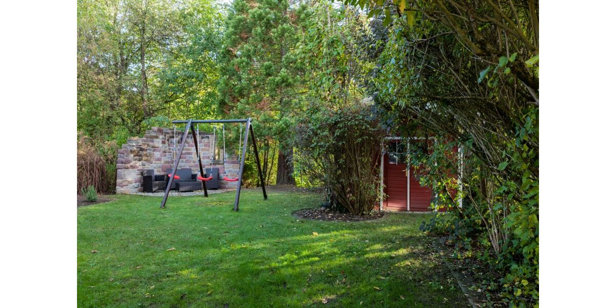 Provisionsfrei* Moderne, großzügige Doppelhaushälfte mit Einliegerwohnung, Garten, Carport, Solaranlage, Sauna & Jacuzzi, bezugsfrei - Doppelhaushälfte Uhingen | Angebot:27685704