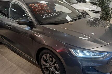 Ford Focus 15.993 km 23.500 &euro; Esslingen am Neckar 73733