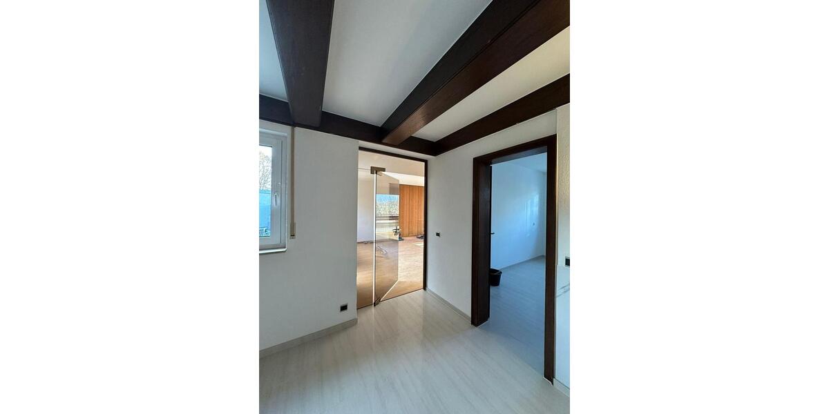 Erdgeschoßwohnung Uhingen - 4 Zimmer, 120 m&sup2;, 1.500&euro; | Angebot:25988250