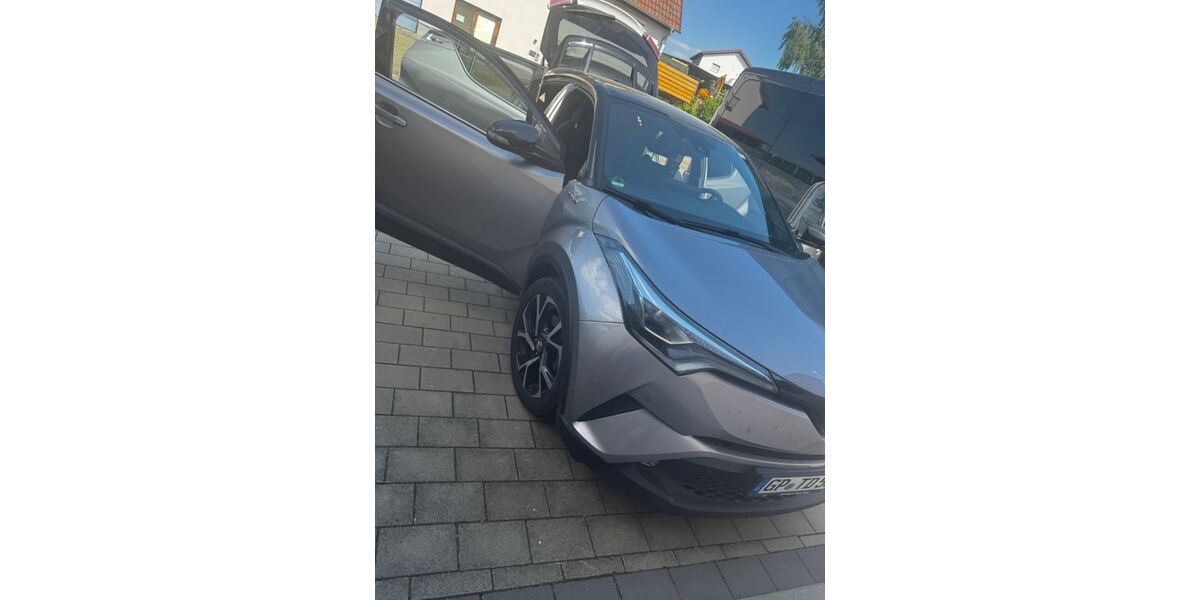 Toyota C-HR 98.000 km 18.500 &euro; Schlat 73114