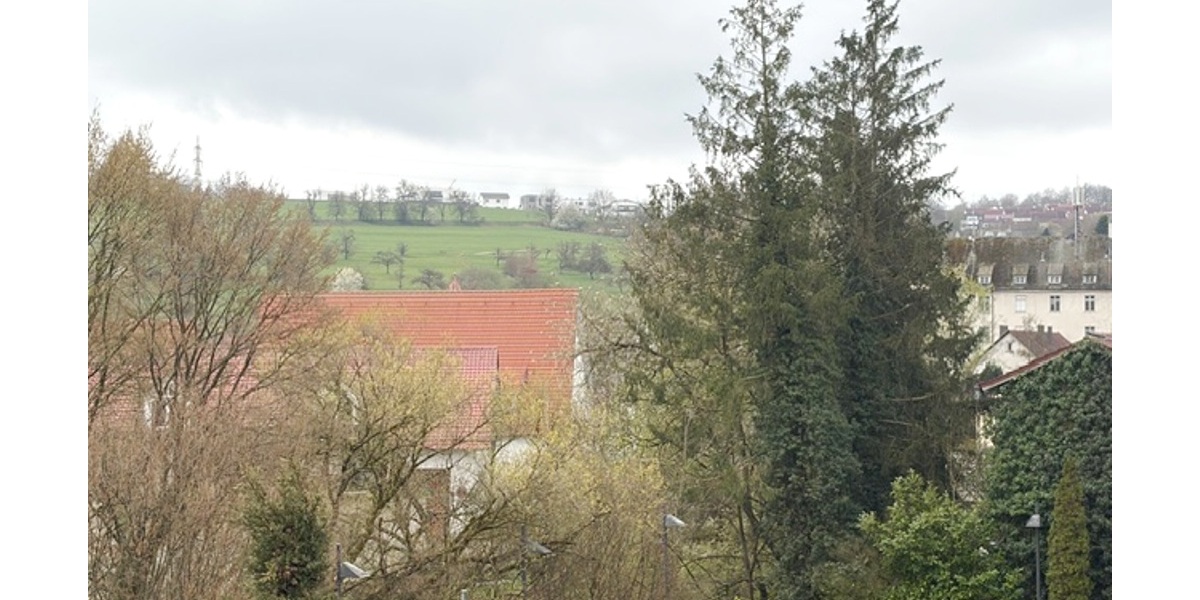 Urbanes Wohnen in Uhingen: Großzügige 4,5-Zi.-OG-ETW in bester Lage - 4.5 Uhingen Uhingen | Angebot:25999635