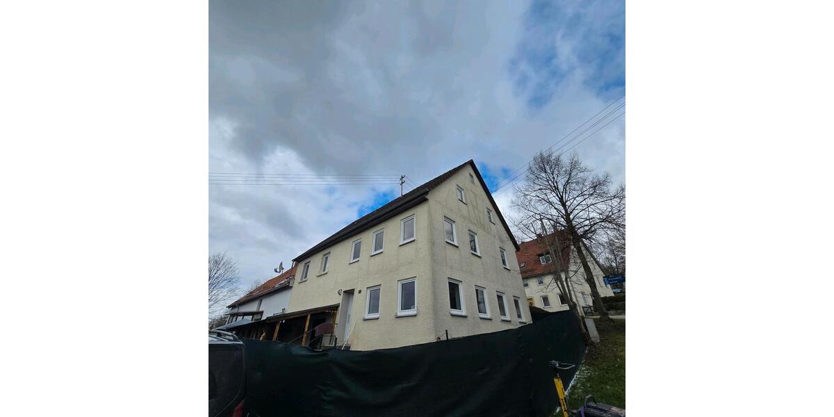 Etagenwohnung Lonsee - 6 Zimmer, 140 m&sup2;, 1.300&euro; | Angebot:26665993