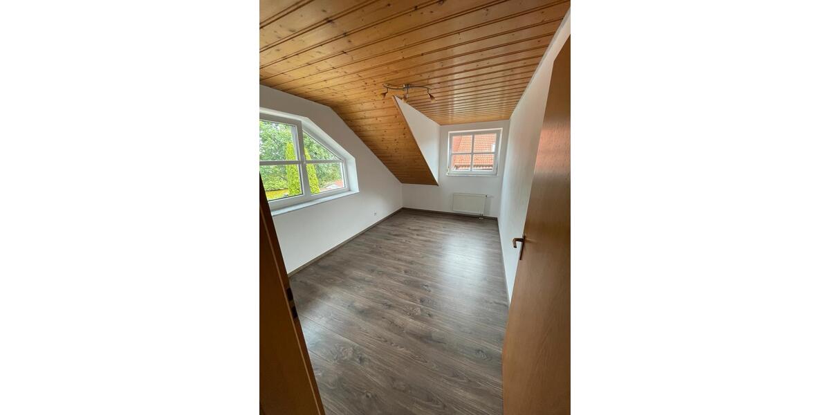 Doppelhaushälfte Essingen - 4 Zimmer, 120 m&sup2;, 1.130&euro; | Angebot:27620258