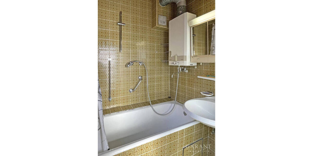 Mehrfamilienhaus, Wohnhaus Schorndorf - 6 Zimmer, 130 m&sup2;, 420.000&euro; | Angebot:25971974