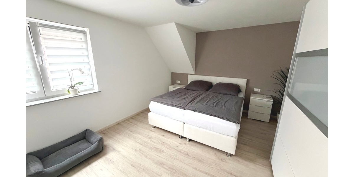 Urbanes Wohnen in Uhingen: Großzügige 4,5-Zi.-OG-ETW in bester Lage - 4.5 Uhingen Uhingen | Angebot:25999635