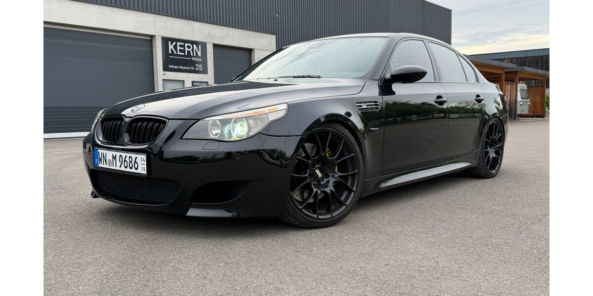BMW M5 258.000 km 26.800 &euro; Kernen i. r 71394