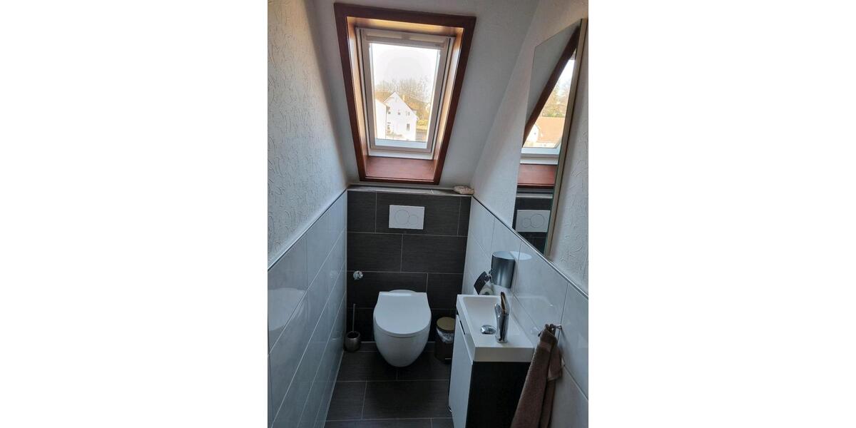 Dachgeschoßwohnung Ebersbach an der Fils - 3 Zimmer, 64 m&sup2;, 189.000&euro; | Angebot:25052801