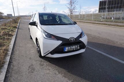 Toyota Aygo (X) 109.000 km 6.299 &euro; Heubach 73540
