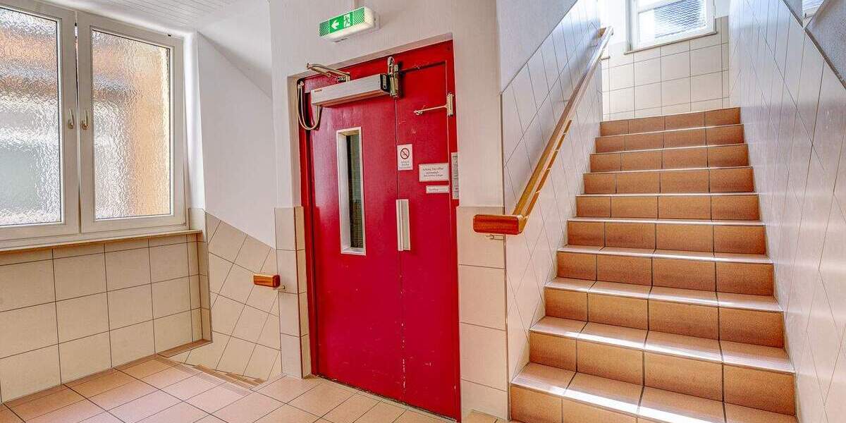 Gewerbeobjekt Göppingen Stadtgebiet - 8 Zimmer, 179 m&sup2;, 1.790&euro; | Angebot:25701145