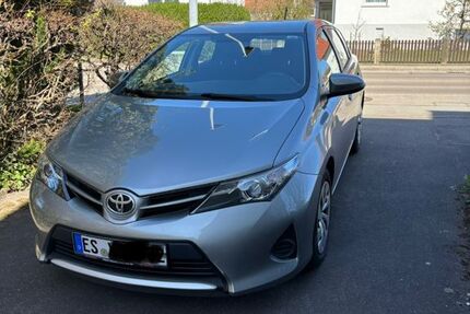 Toyota Auris 52.000 km 8.999 &euro; Wolfschlugen 72649