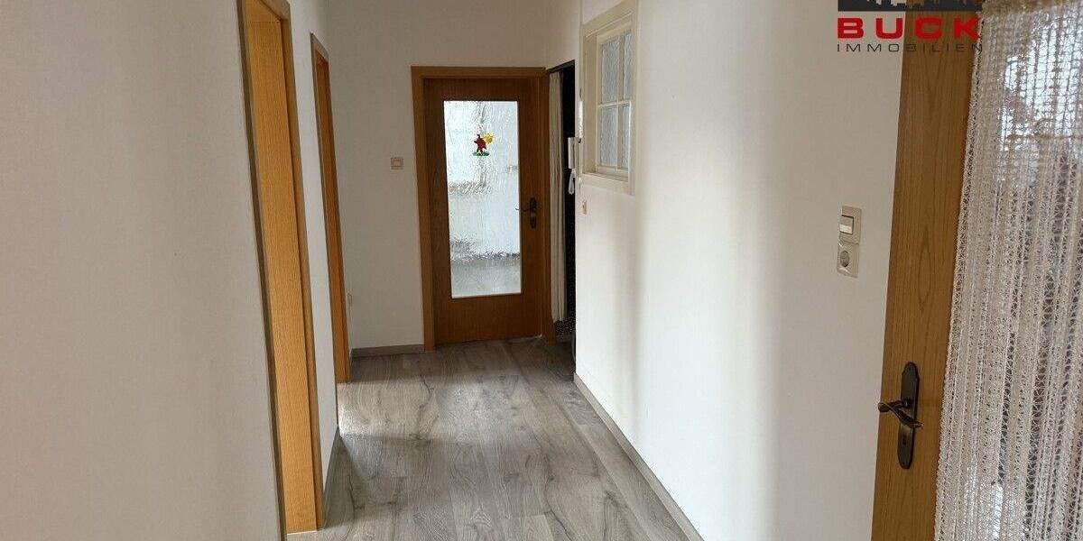 Etagenwohnung Mühlhausen - 3 Zimmer, 100 m&sup2;, 800&euro; | Angebot:25744365