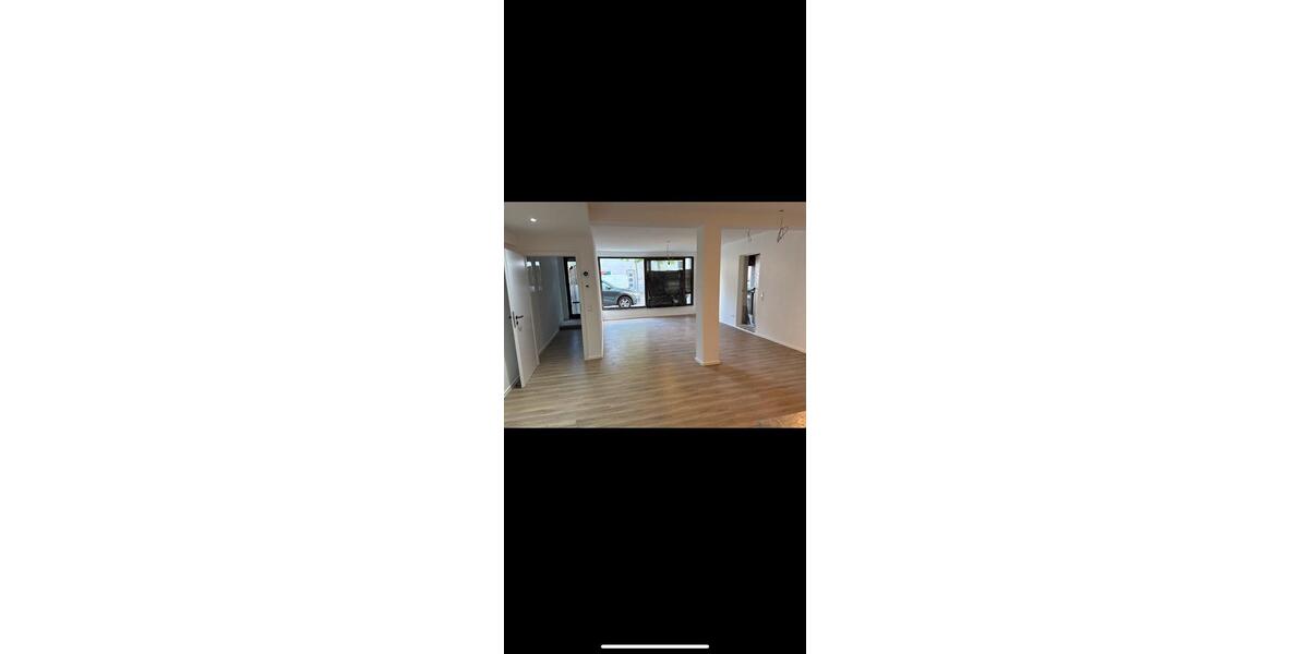 Erdgeschoßwohnung Wendlingen am Neckar - 3.5 Zimmer, 132 m&sup2;, 1.400&euro; | Angebot:22106168