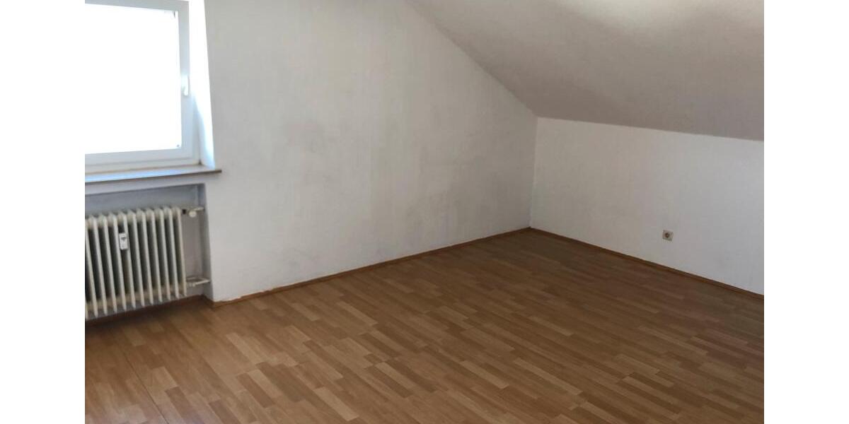 Dachgeschoßwohnung Schorndorf - 2.5 Zimmer, 46 m&sup2;, 600&euro; | Angebot:25168979