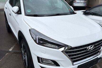 Hyundai TUCSON 100.500 km 15.990 &euro; Winnenden 71364