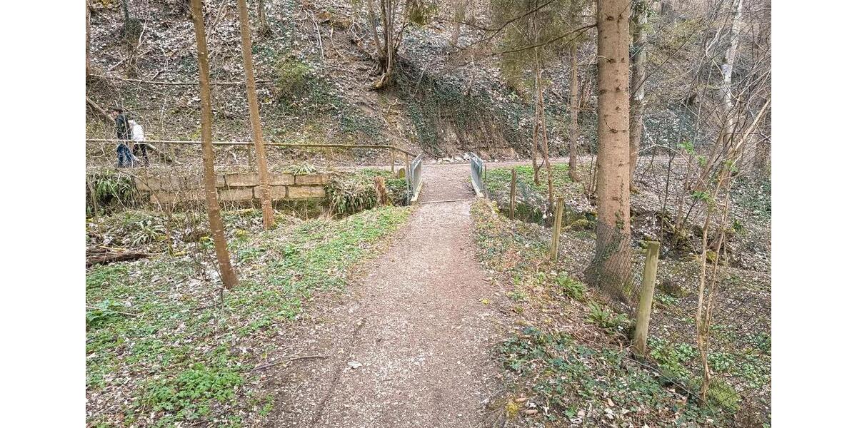 Etagenwohnung Dettingen an der Erms - 3 Zimmer, 63 m&sup2;, 155.000&euro; | Angebot:25960886