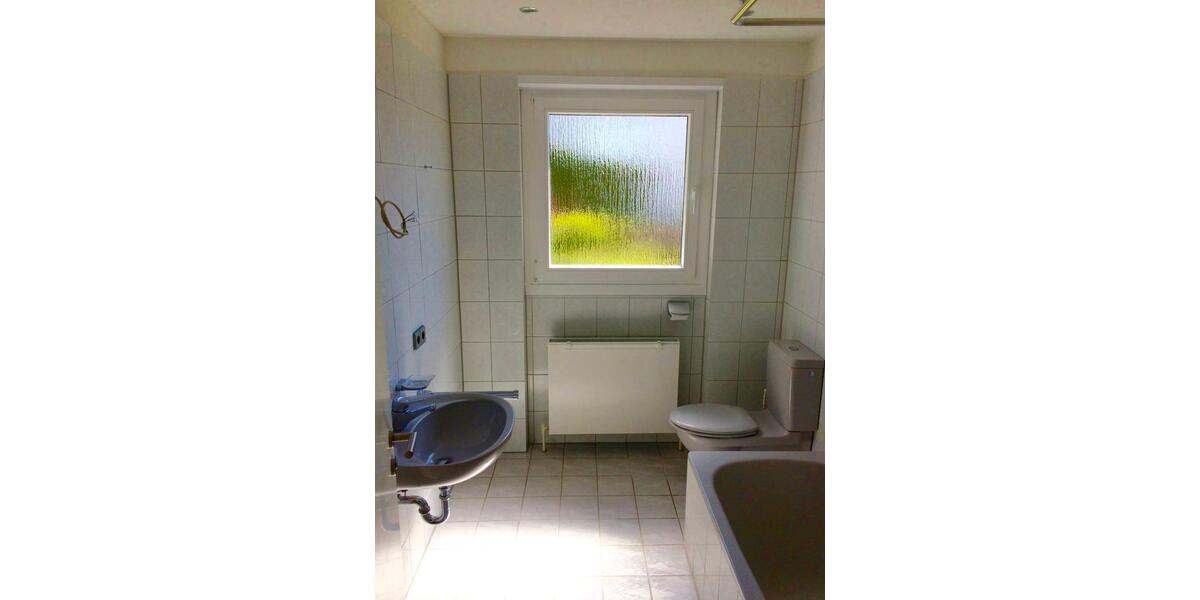 Erdgeschoßwohnung Esslingen am Neckar Brühl - 3 Zimmer, 103 m&sup2;, 1.200&euro; | Angebot:25638393