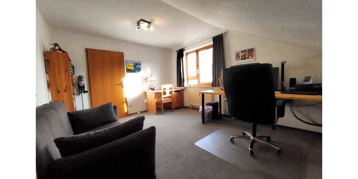 Dachgeschoßwohnung Bad Boll - 3 Zimmer, 76 m&sup2;, 325.000&euro; | Angebot:26073214