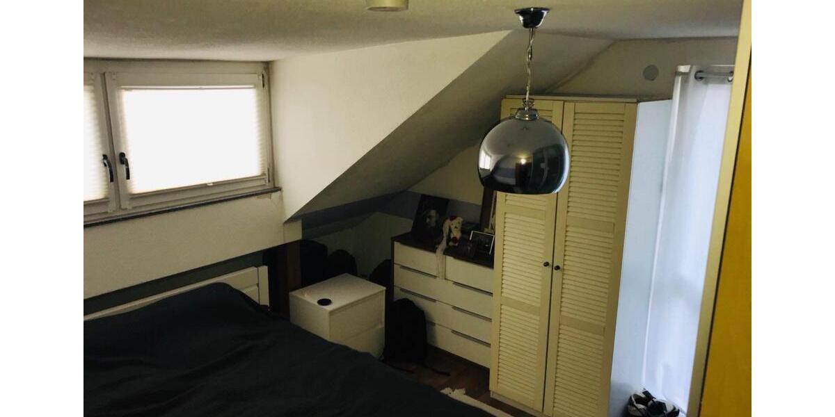 Dachgeschoßwohnung Esslingen am Neckar Hegensberg - 3 Zimmer, 71 m&sup2;, 1.350&euro; | Angebot:25174491