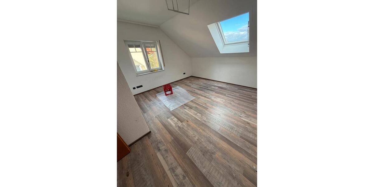 Dachgeschoßwohnung Geislingen an der Steige - 3 Zimmer, 77 m&sup2;, 850&euro; | Angebot:25945538