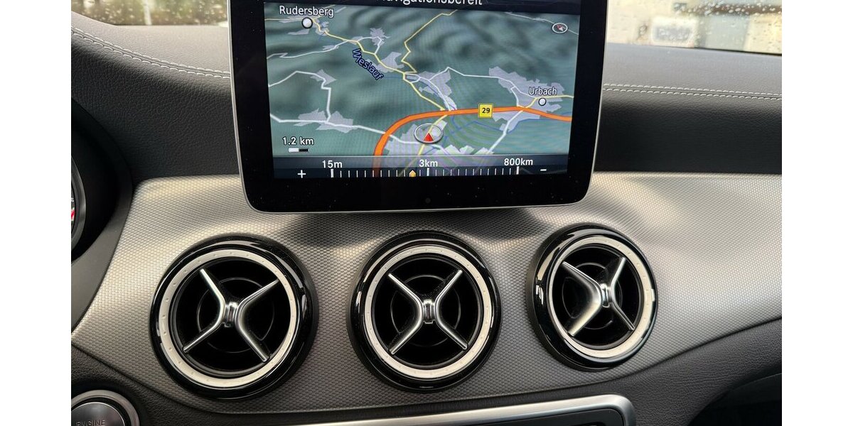 Mercedes-Benz CLA 180 Shooting Brake AMG Line PEAK 98.000 km 16.750 &euro; Schorndorf 73614