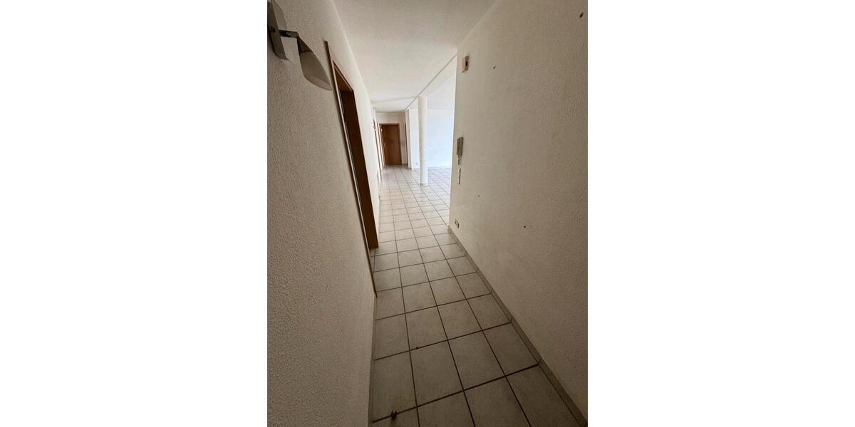 Hochparterre Göppingen Bruckwasen - 4 Zimmer, 122 m&sup2;, 1.250&euro; | Angebot:26515865