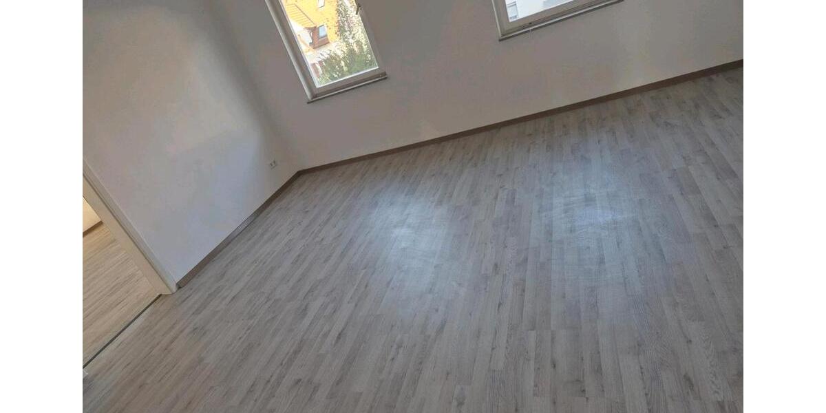 Etagenwohnung Bad Urach - 3 Zimmer, 80 m&sup2;, 1.000&euro; | Angebot:27570396