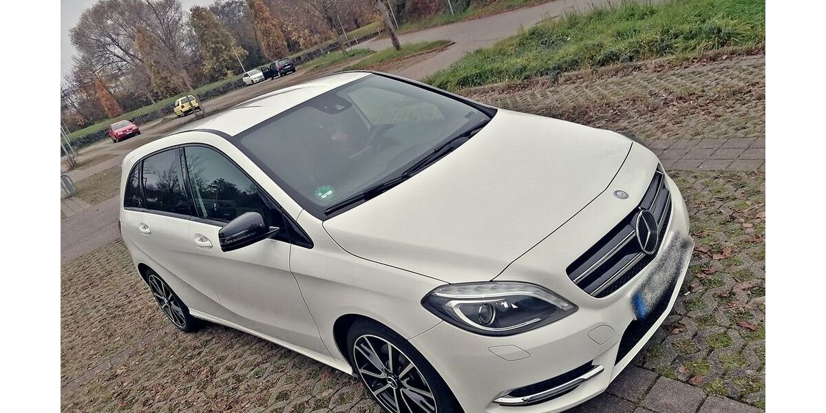 Mercedes-Benz B 180 136.000 km 9.900 &euro; Eislingen 73054