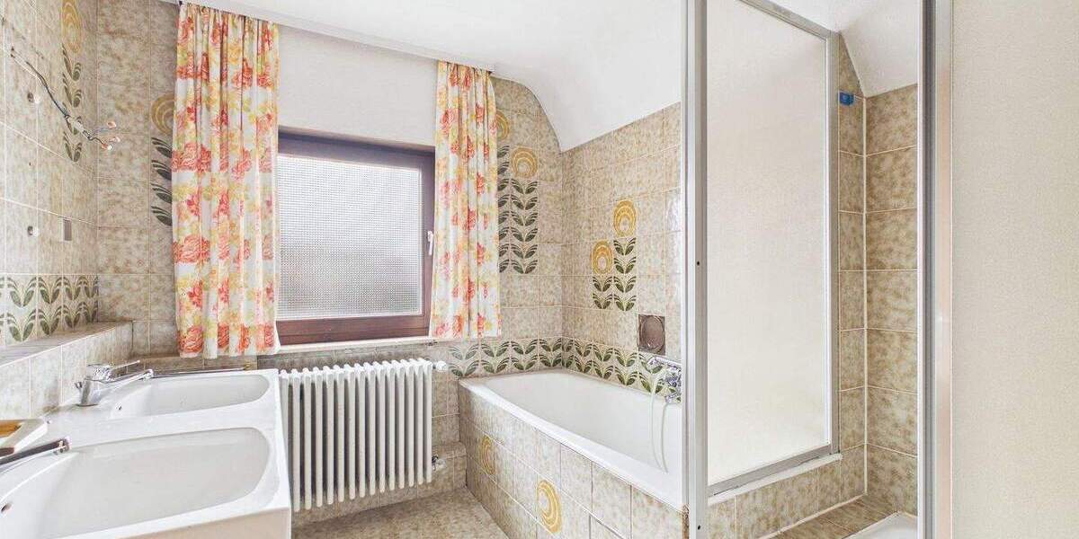 Einfamilienhaus Fellbach - 1 Zimmer, 128 m&sup2;, 545.000&euro; | Angebot:25697777