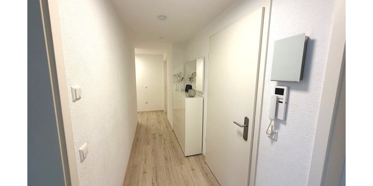 Urbanes Wohnen in Uhingen: Großzügige 4,5-Zi.-OG-ETW in bester Lage - 4.5 Uhingen Uhingen | Angebot:25999635