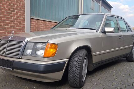 Mercedes-Benz 260 123.527 km 11.900 &euro; Fellbach 70736