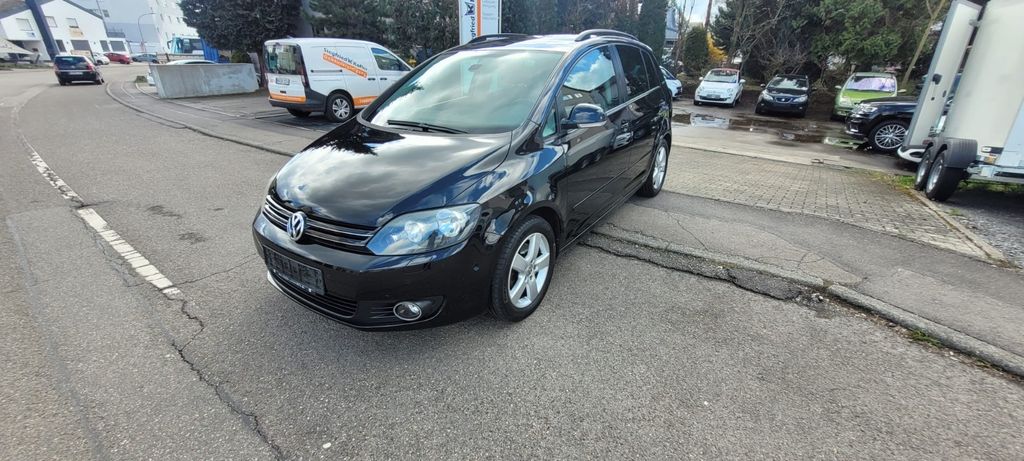 VW Golf 163.177 km 5.555 &euro; Korb 71404
