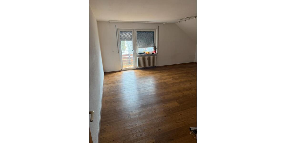 Etagenwohnung Kirchheim unter Teck - 4 Zimmer, 110 m&sup2;, 1.400&euro; | Angebot:25843405