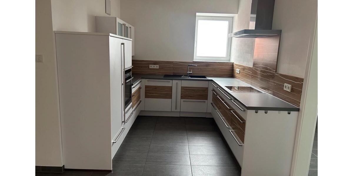 Etagenwohnung Nellingen - 4 Zimmer, 185 m&sup2;, 1.950&euro; | Angebot:24653845