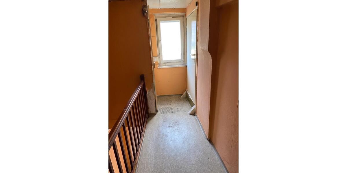 Einfamilienhaus Laichingen - 8 Zimmer, 122 m&sup2;, 140.000&euro; | Angebot:25935167