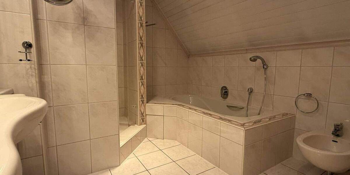 Mehrfamilienhaus, Wohnhaus Dettingen unter Teck - 1 Zimmer, 197 m&sup2;, 780.000&euro; | Angebot:25733069