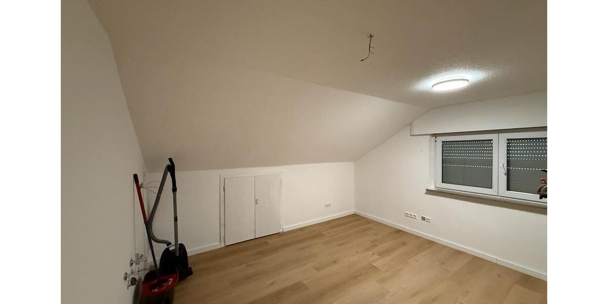 Dachgeschoßwohnung Göppingen Bruckwasen - 2 Zimmer, 55 m&sup2;, 700&euro; | Angebot:25594085