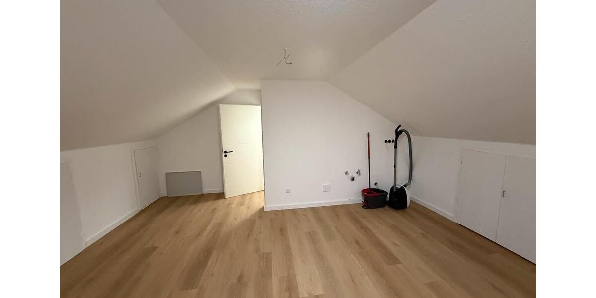 Dachgeschoßwohnung Göppingen Bruckwasen - 2 Zimmer, 55 m&sup2;, 700&euro; | Angebot:25594085