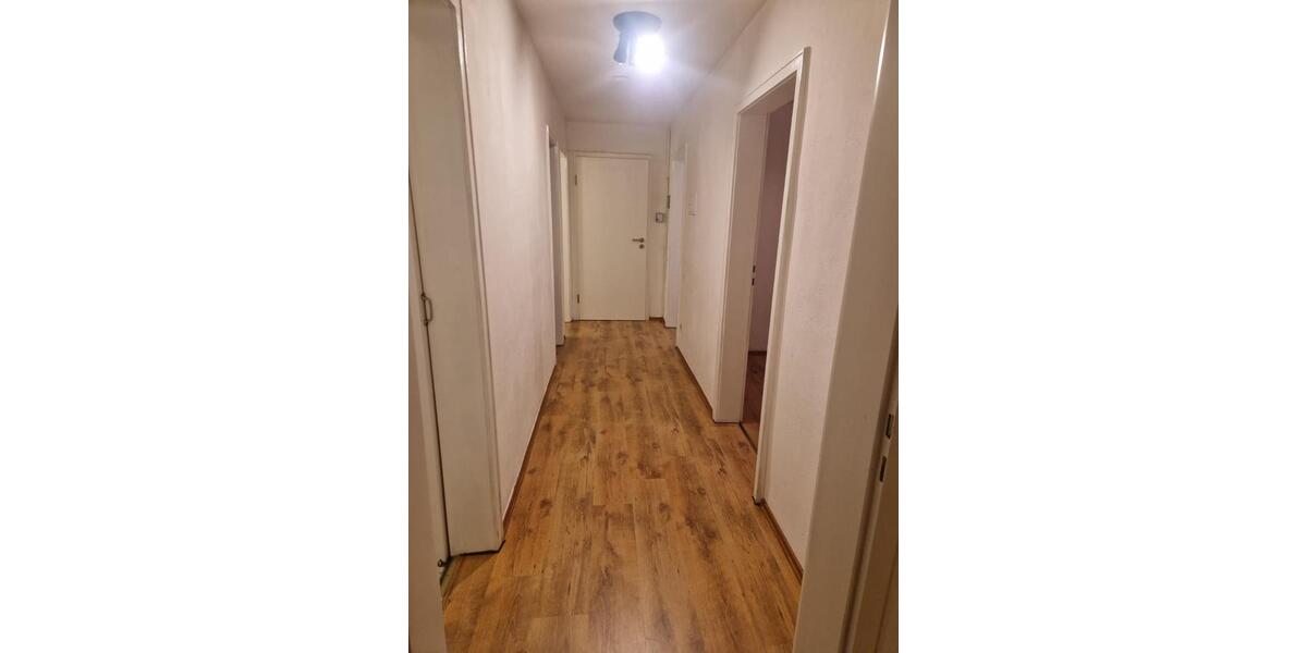 Dachgeschoßwohnung Kuchen - 3.5 Zimmer, 63 m&sup2;, 650&euro; | Angebot:25963154