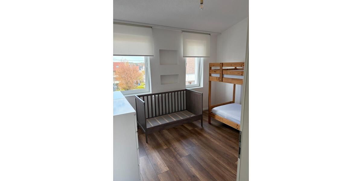 Dachgeschoßwohnung Schwaikheim - 3 Zimmer, 65 m&sup2;, 1.500&euro; | Angebot:25402484