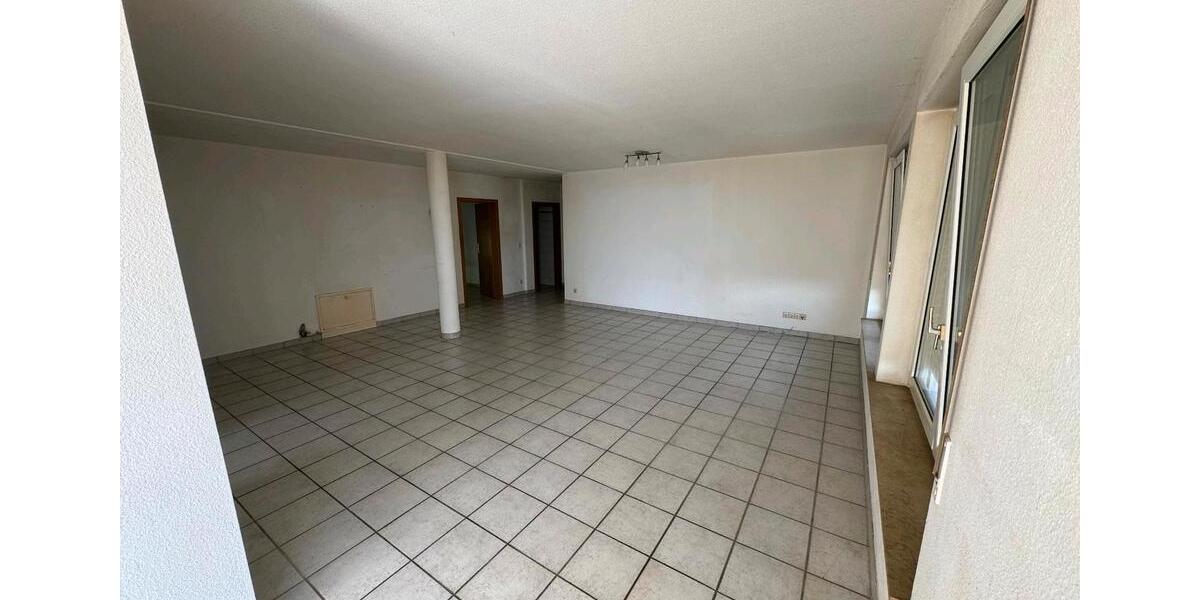 Hochparterre Göppingen Bruckwasen - 4 Zimmer, 122 m&sup2;, 1.250&euro; | Angebot:26515865