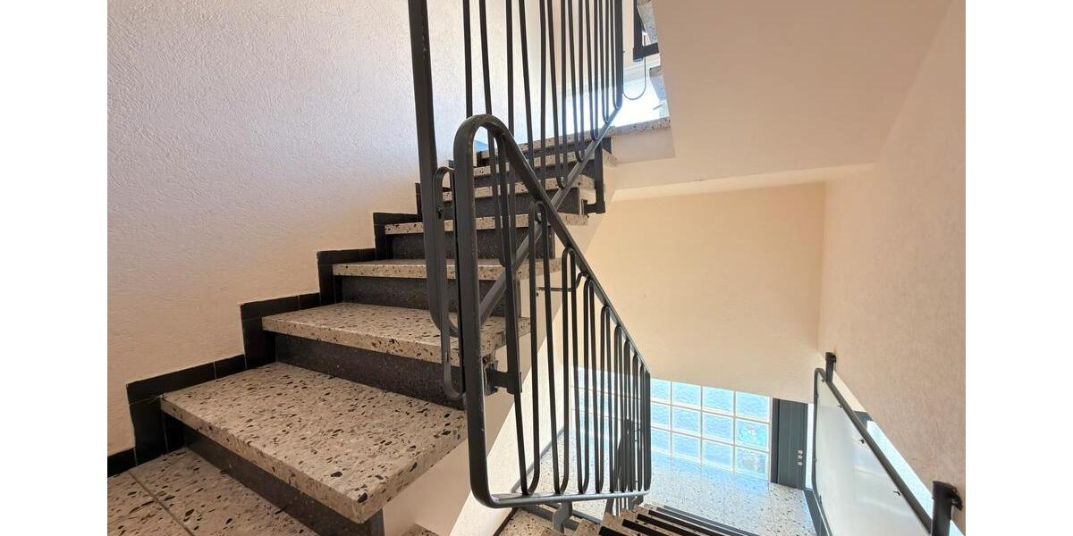 Etagenwohnung Esslingen am Neckar Oberesslingen - 3.5 Zimmer, 82 m&sup2;, 299.000&euro; | Angebot:26042498