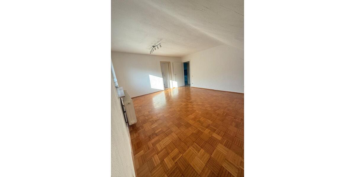 Dachgeschoßwohnung Kuchen - 3.5 Zimmer, 63 m&sup2;, 650&euro; | Angebot:26666019