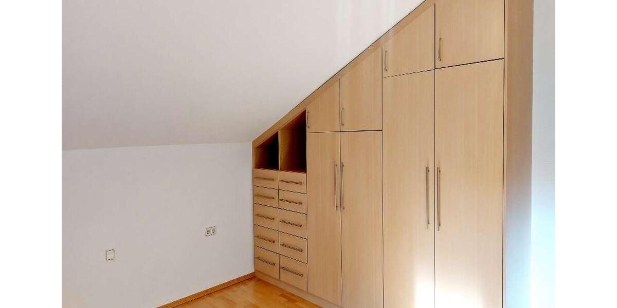 Einfamilienhaus Eislingen (Fils) - 5.5 Zimmer, 166 m&sup2;, 2.100&euro; | Angebot:26438109