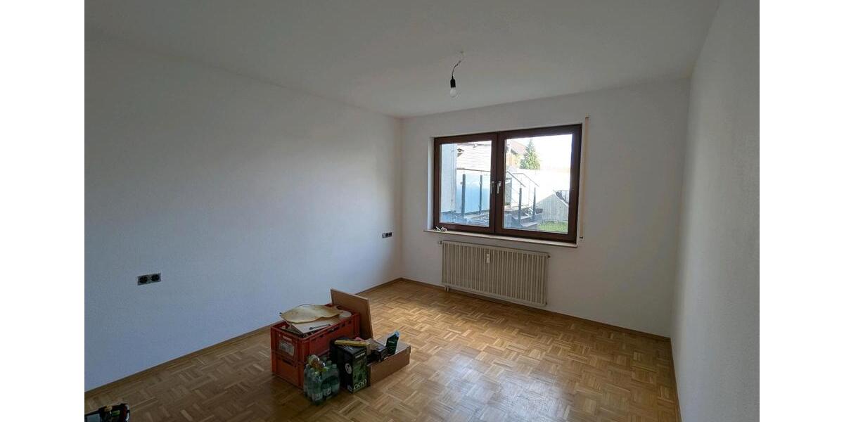 Erdgeschoßwohnung Eislingen (Fils) - 2 Zimmer, 81 m&sup2;, 1.110&euro; | Angebot:25404957