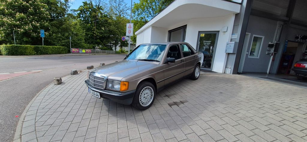 Mercedes-Benz 190 131.000 km 6.000 &euro; Waldstetten 73550