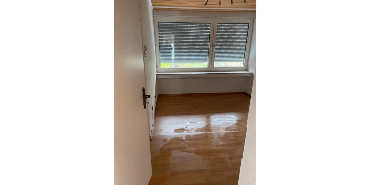 Etagenwohnung Baltmannsweiler - 3 Zimmer, 104 m&sup2;, 1.200&euro; | Angebot:26004526