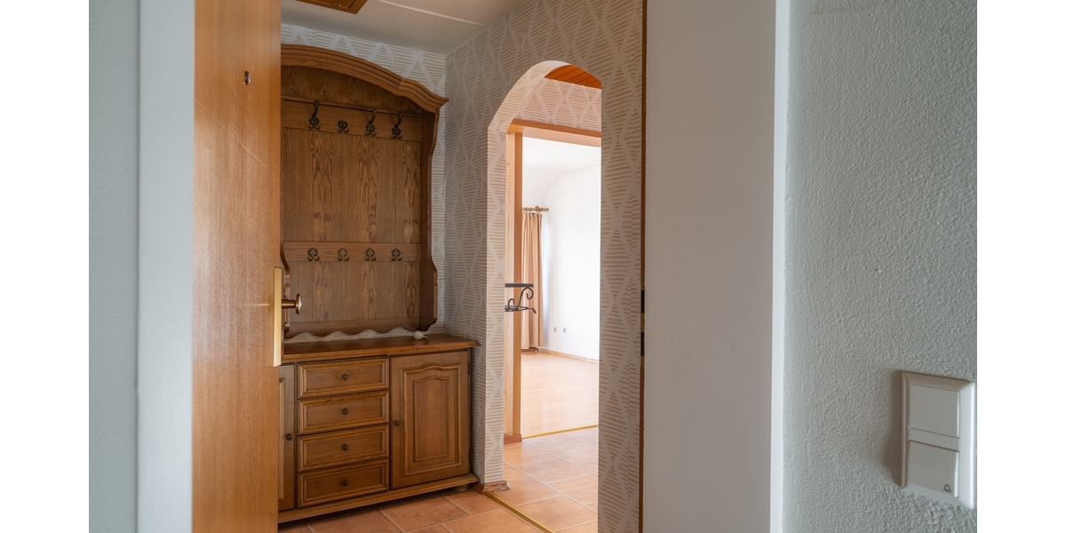 Sonnige Dachgeschoss-Oase mit PV-Anlage und Balkon - Etagenwohnung Schorndorf | Angebot:26818454