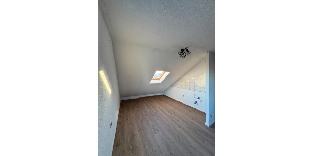 Dachgeschoßwohnung Ostfildern - 3 Zimmer, 75 m&sup2;, 1.300&euro; | Angebot:27564808