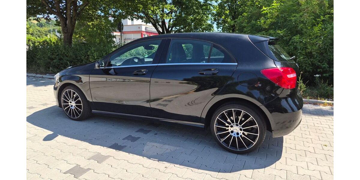 Mercedes-Benz A 180 87.000 km 9.400 &euro; Ebersbach 73061