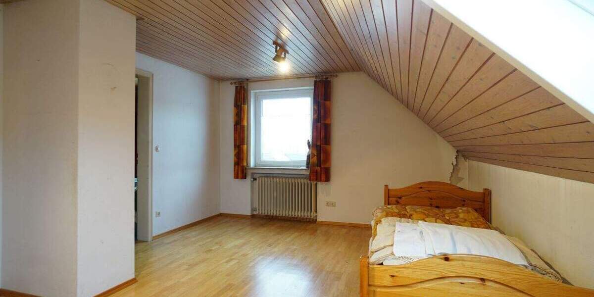 Einfamilienhaus Dettingen an der Erms - 7 Zimmer, 157 m&sup2;, 580.000&euro; | Angebot:25697065